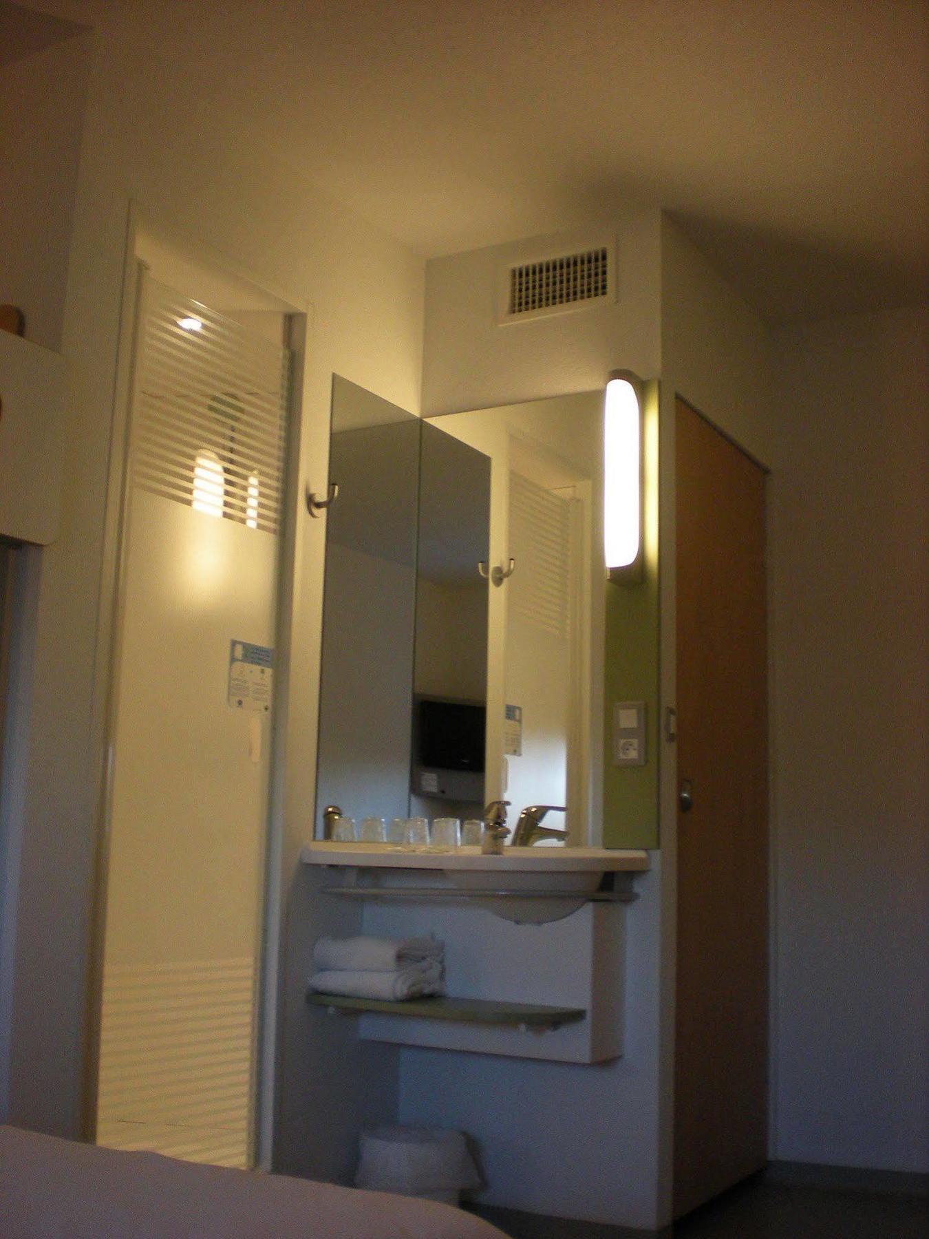 Ibis Budget Tours Nord Esterno foto